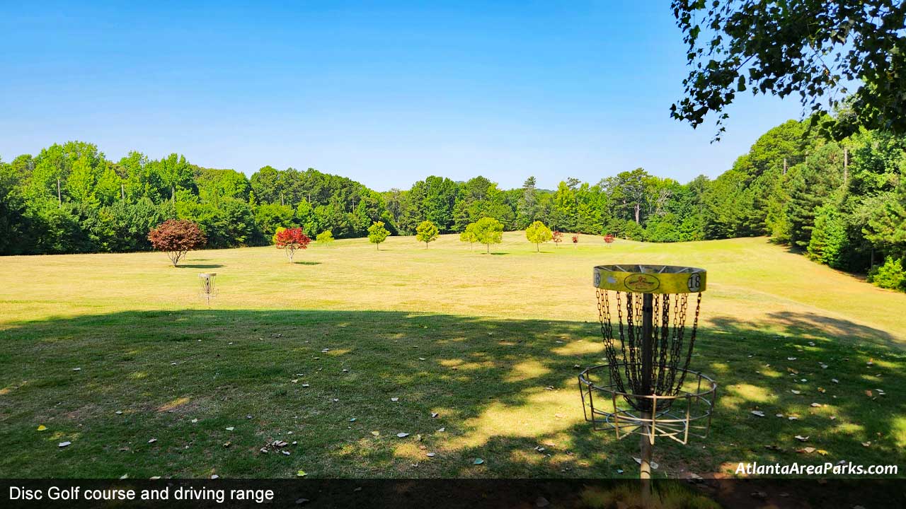 Disc-golf-driving-range